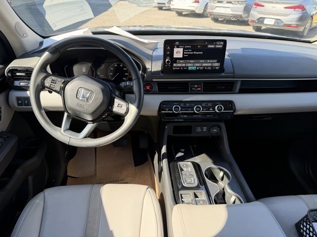 2024 Honda Pilot Touring photo 2