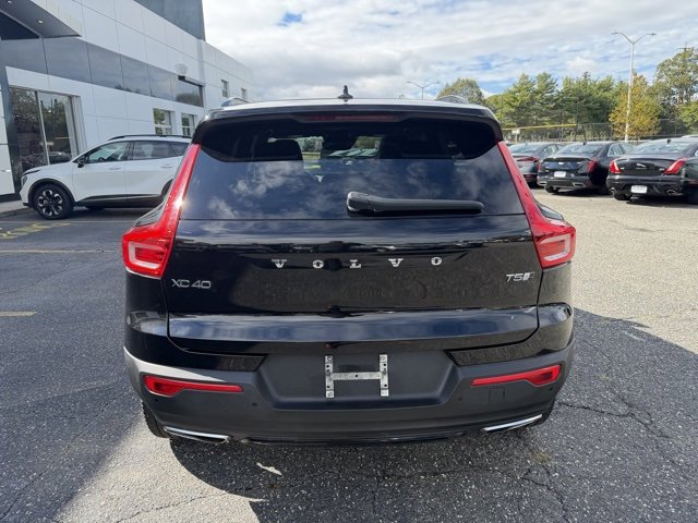 2020 Volvo XC40 T5 R-Design photo 4