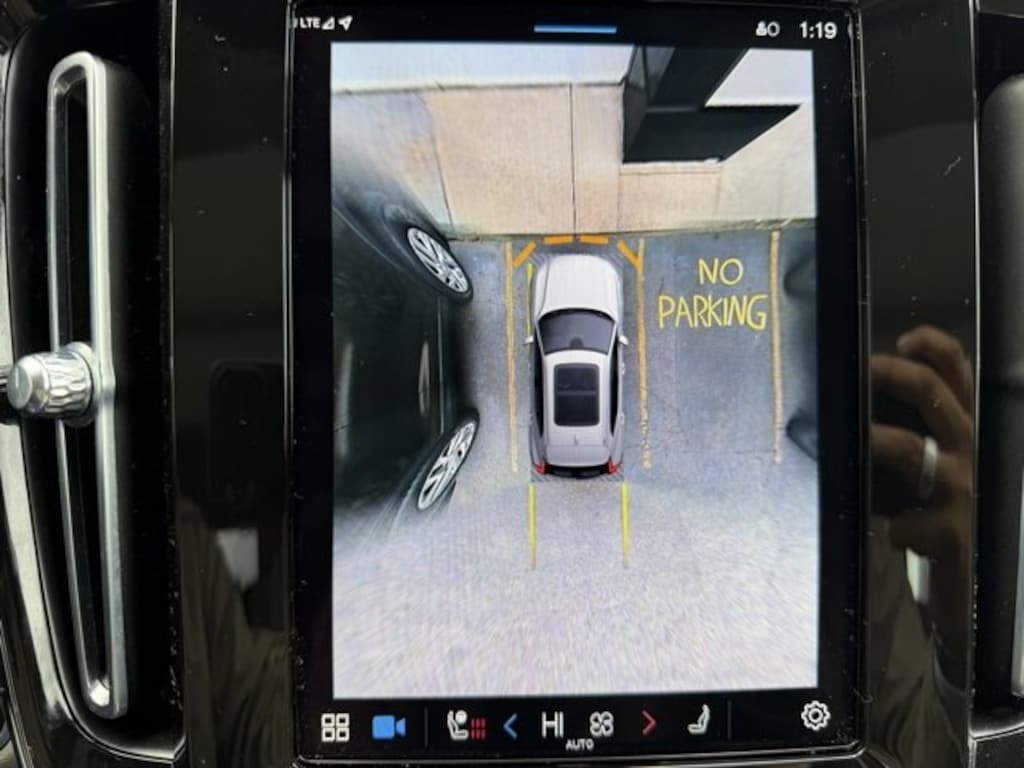 Certified 2023 Volvo XC40 B5 AWD Plus Dark SUV