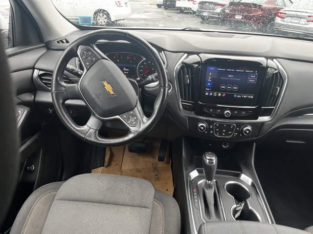 Used 2020 Chevrolet Traverse 1LT with VIN 1GNEVGKW5LJ239552 for sale in Rockville Centre, NY