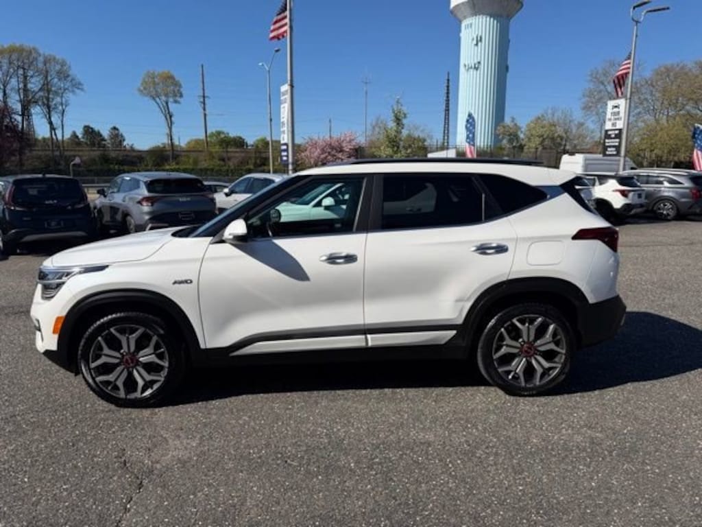 Used 2022 Kia Seltos SX SUV