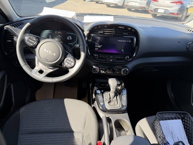 2024 Kia Soul EX photo 2