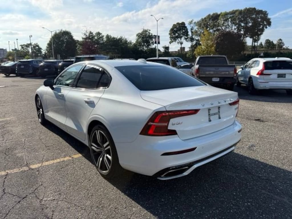 Used 2019 Volvo S60 T6 R-Design Sedan
