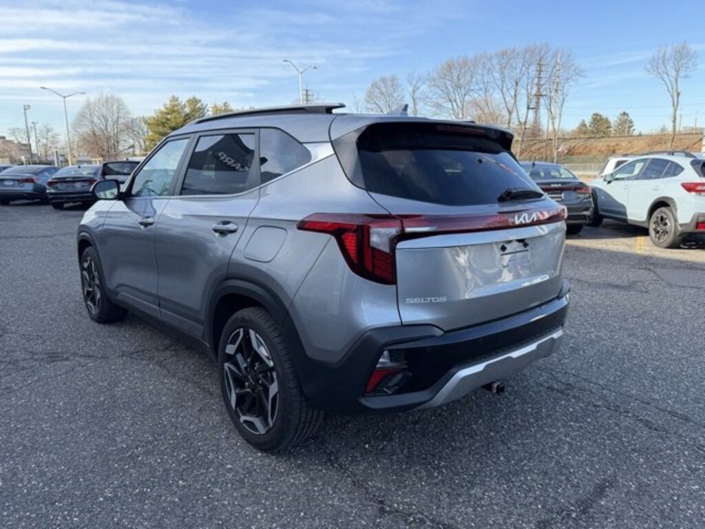 Used 2025 Kia Seltos SX SUV