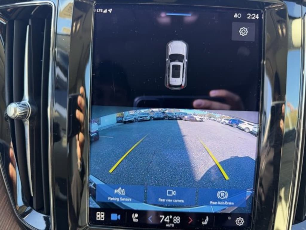 Certified 2022 Volvo XC60 B5 AWD Momentum SUV