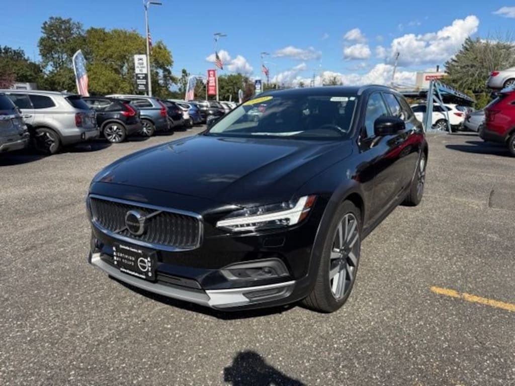 Used 2022 Volvo V90 Cross Country B6 AWD Wagon