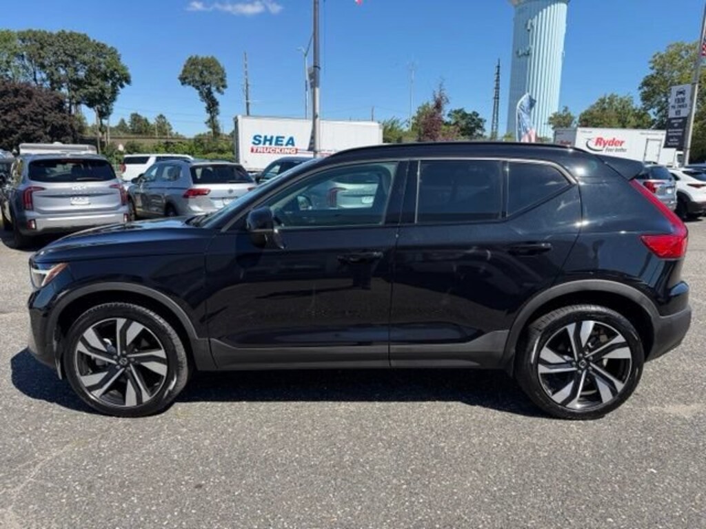 Certified 2024 Volvo XC40 B5 Plus Dark SUV