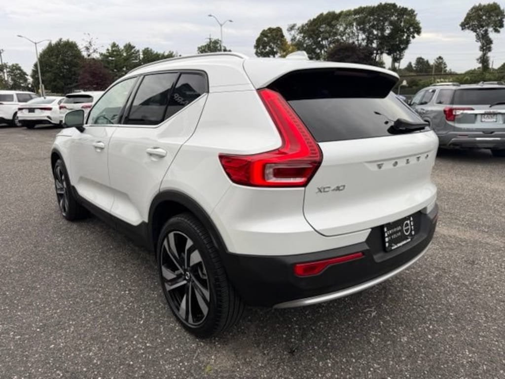 Used 2024 Volvo XC40 B5 Plus Bright SUV