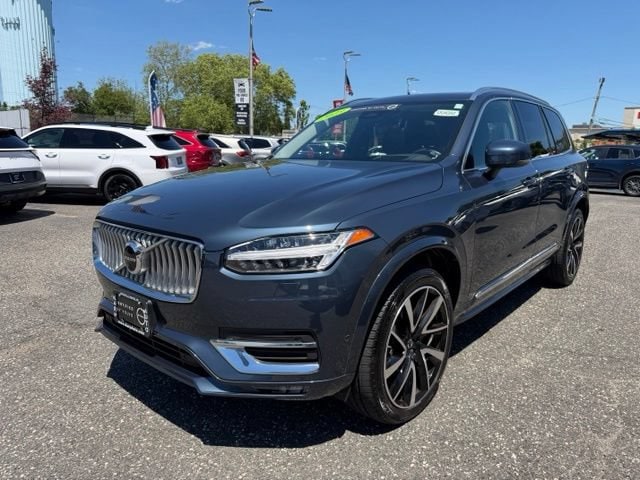 2023 Volvo XC90 SUV 