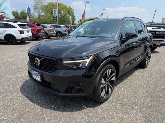 2023 Volvo XC40 SUV 