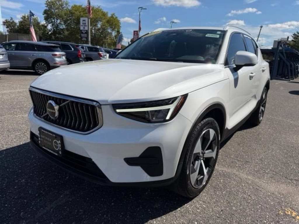 Used 2024 Volvo XC40 B5 Core Bright SUV