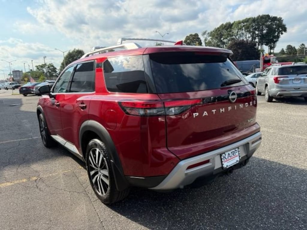 Used 2023 Nissan Pathfinder Platinum SUV
