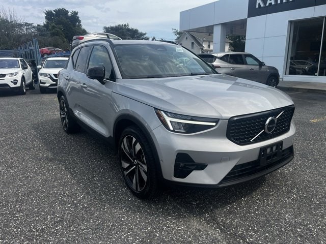 2023 Volvo XC40