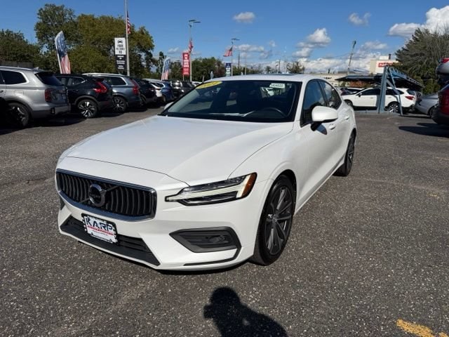 2021 Volvo S60 T5 Momentum