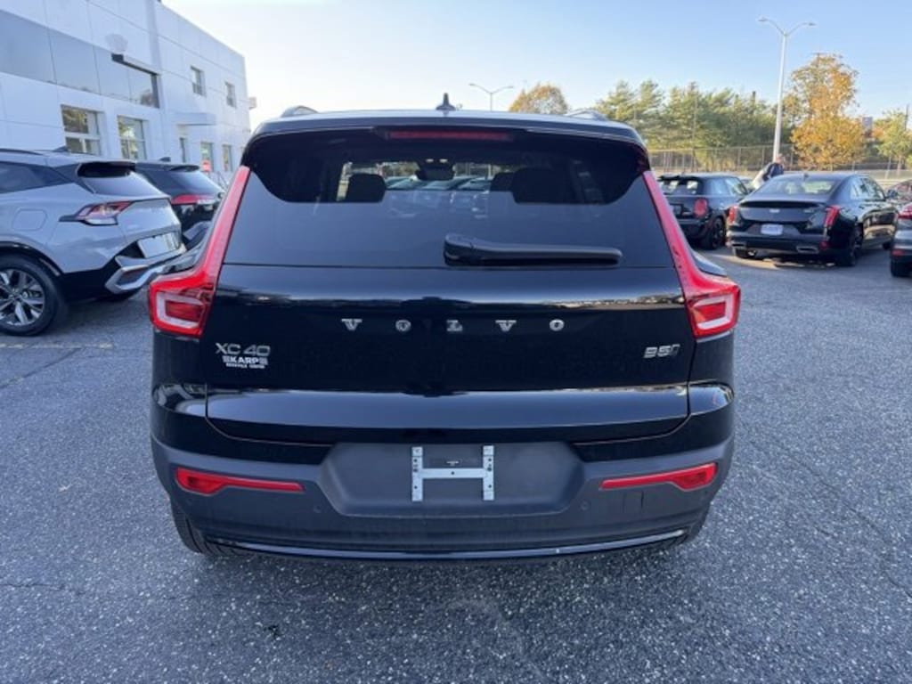 Certified 2023 Volvo XC40 B5 AWD Plus Dark SUV
