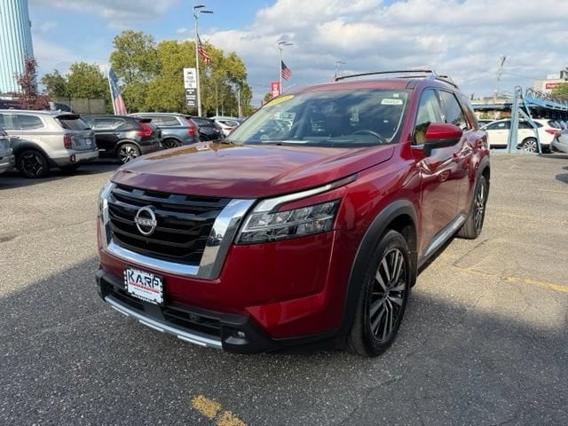 2023 Nissan Pathfinder Platinum