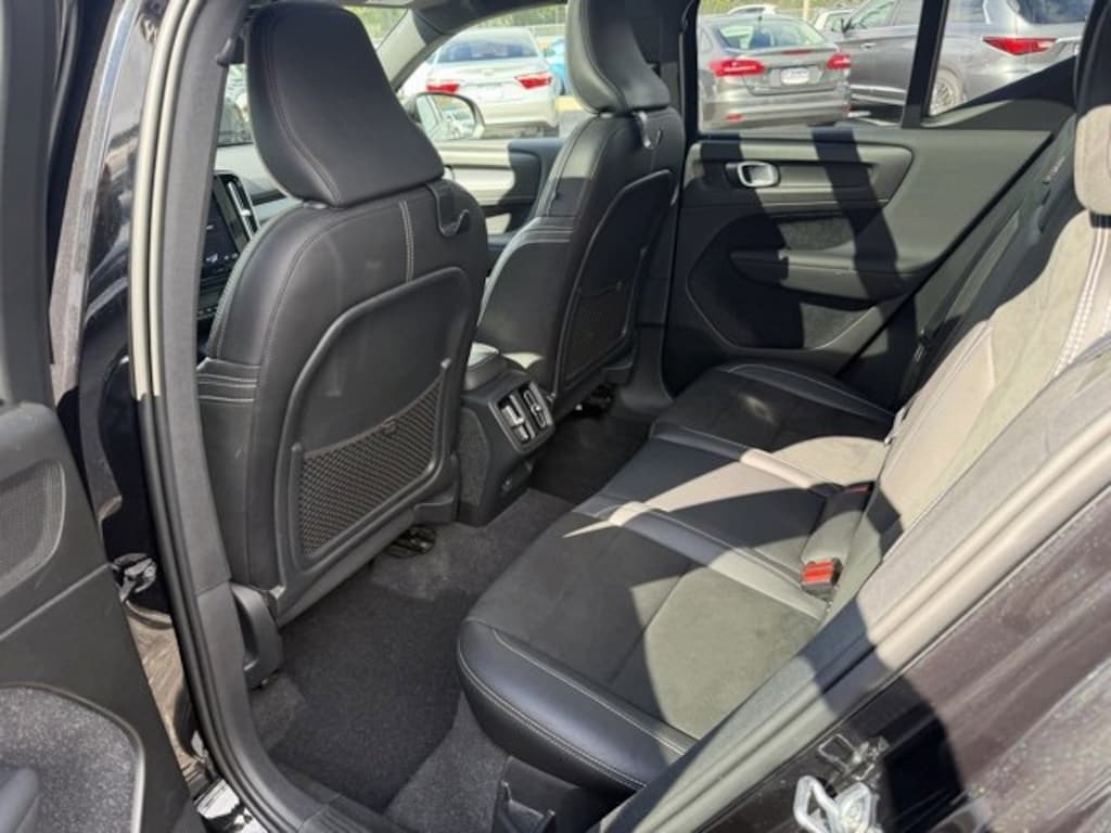 Used 2020 Volvo XC40 T5 R-Design SUV