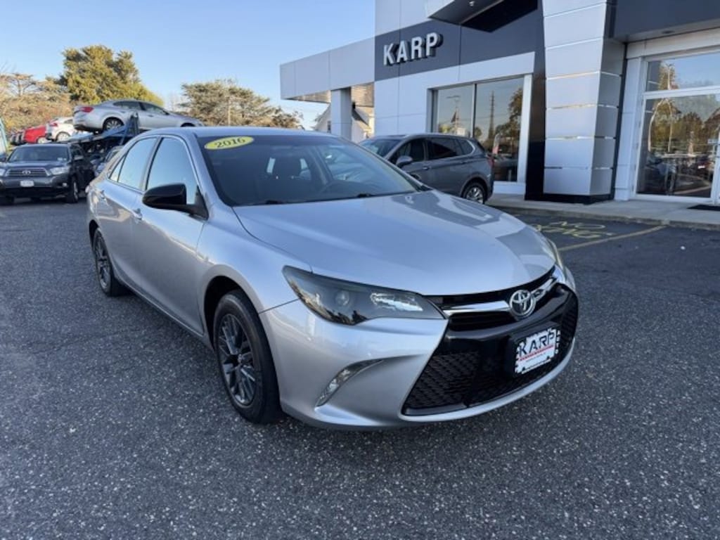 Used 2016 Toyota Camry XLE