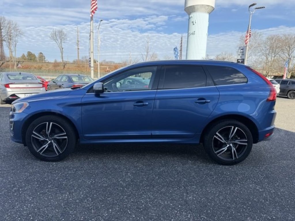 Used 2017 Volvo XC60 T6 AWD R-Design SUV