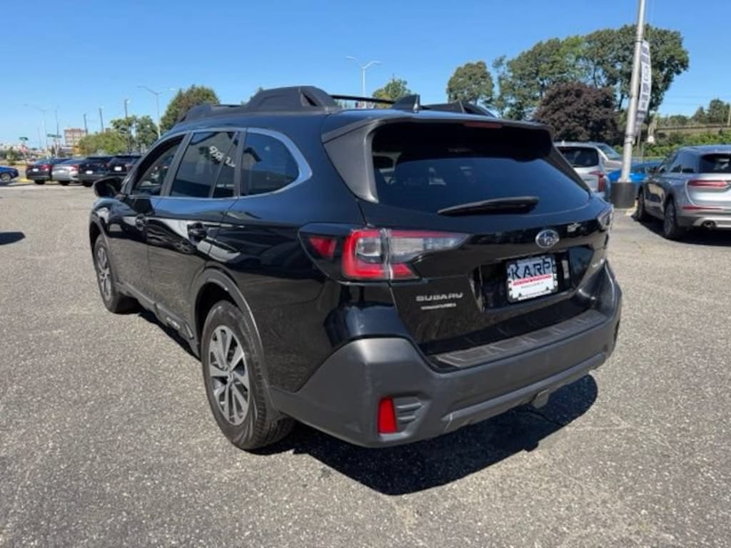Used 2022 Subaru Outback Premium SUV