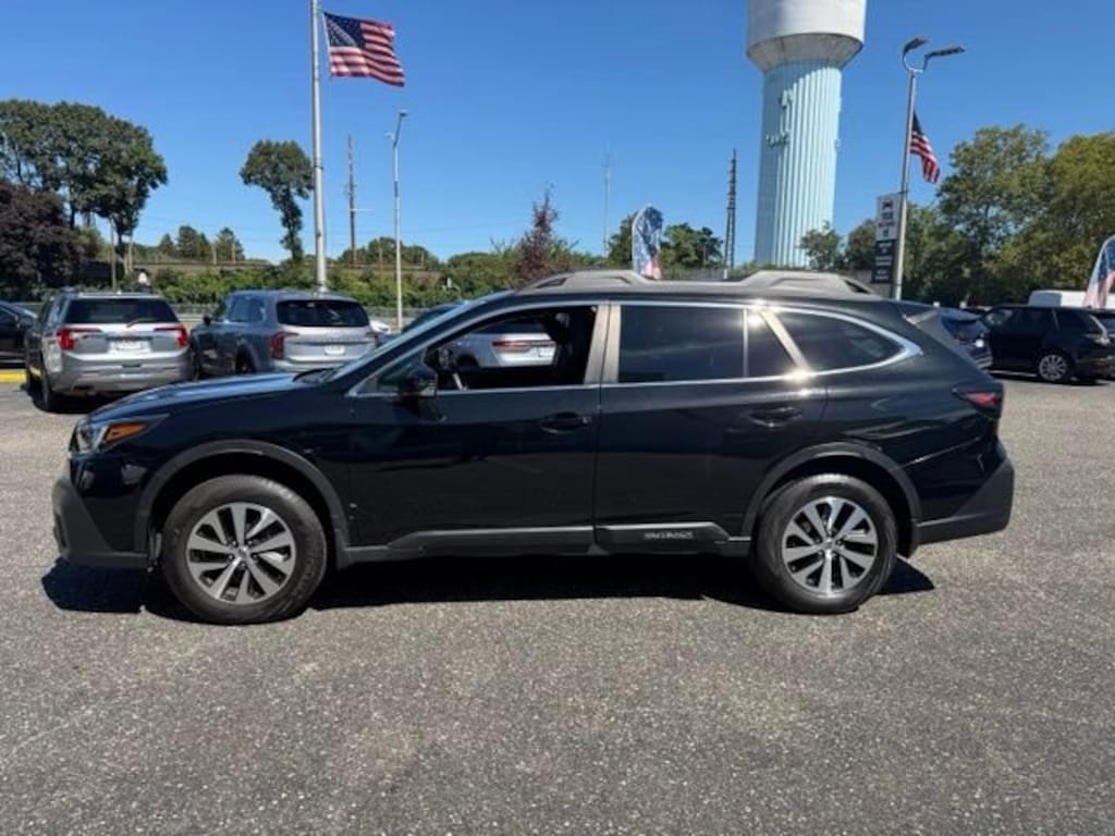 Used 2022 Subaru Outback Premium SUV