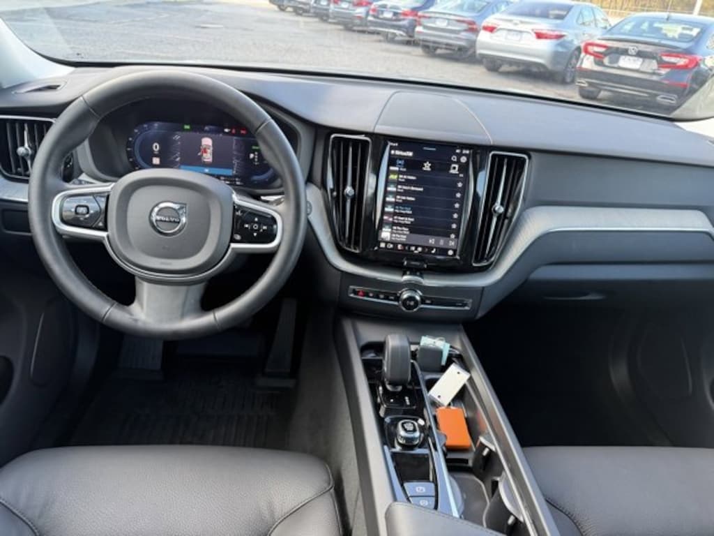 Used 2025 Volvo XC60 plug-in hybrid T8 Plus SUV