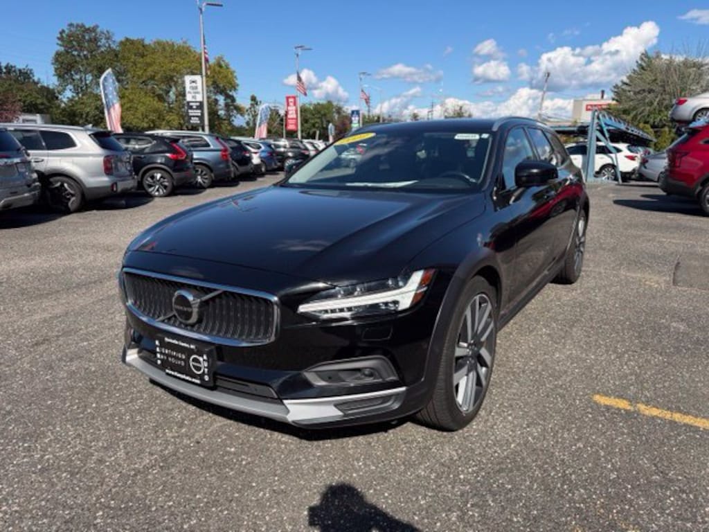 Used 2022 Volvo V90 Cross Country B6 AWD Wagon