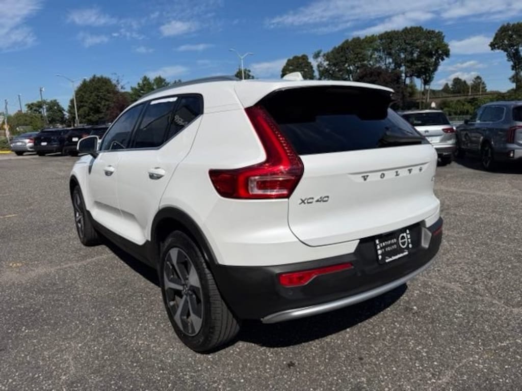 Used 2024 Volvo XC40 B5 Core Bright SUV