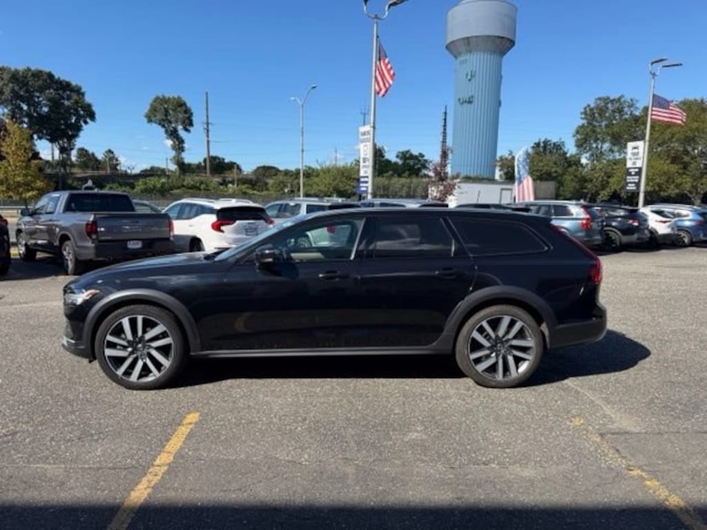 Used 2022 Volvo V90 Cross Country B6 AWD Wagon