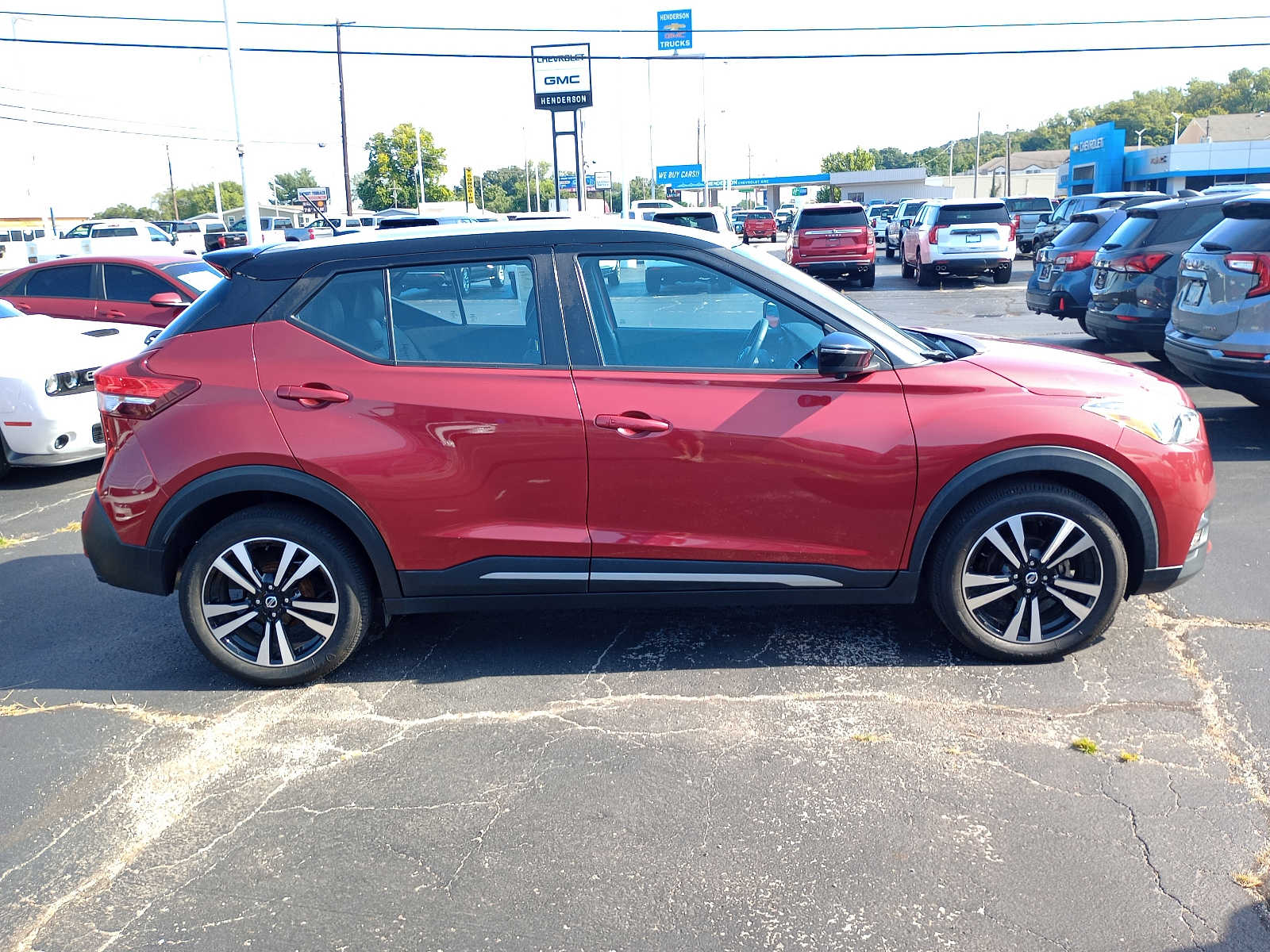 Used 2020 Nissan Kicks SR with VIN 3N1CP5DV0LL578962 for sale in Henderson, KY