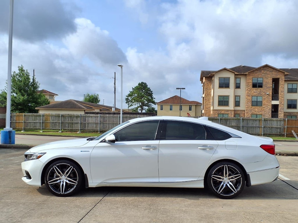 Certified 2022 Honda Accord Hybrid Touring Sedan