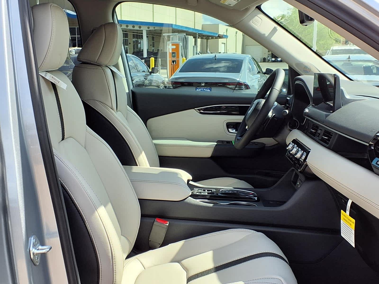 Thumbnail: 2026 Honda Pilot - 13