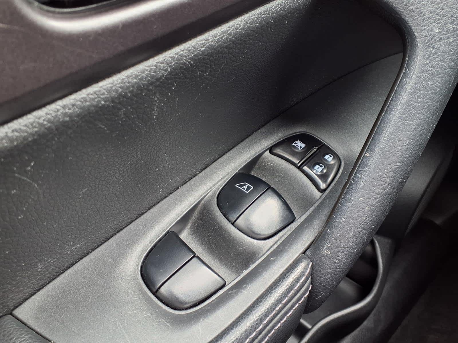 Thumbnail: 2016 Nissan Rogue - 23