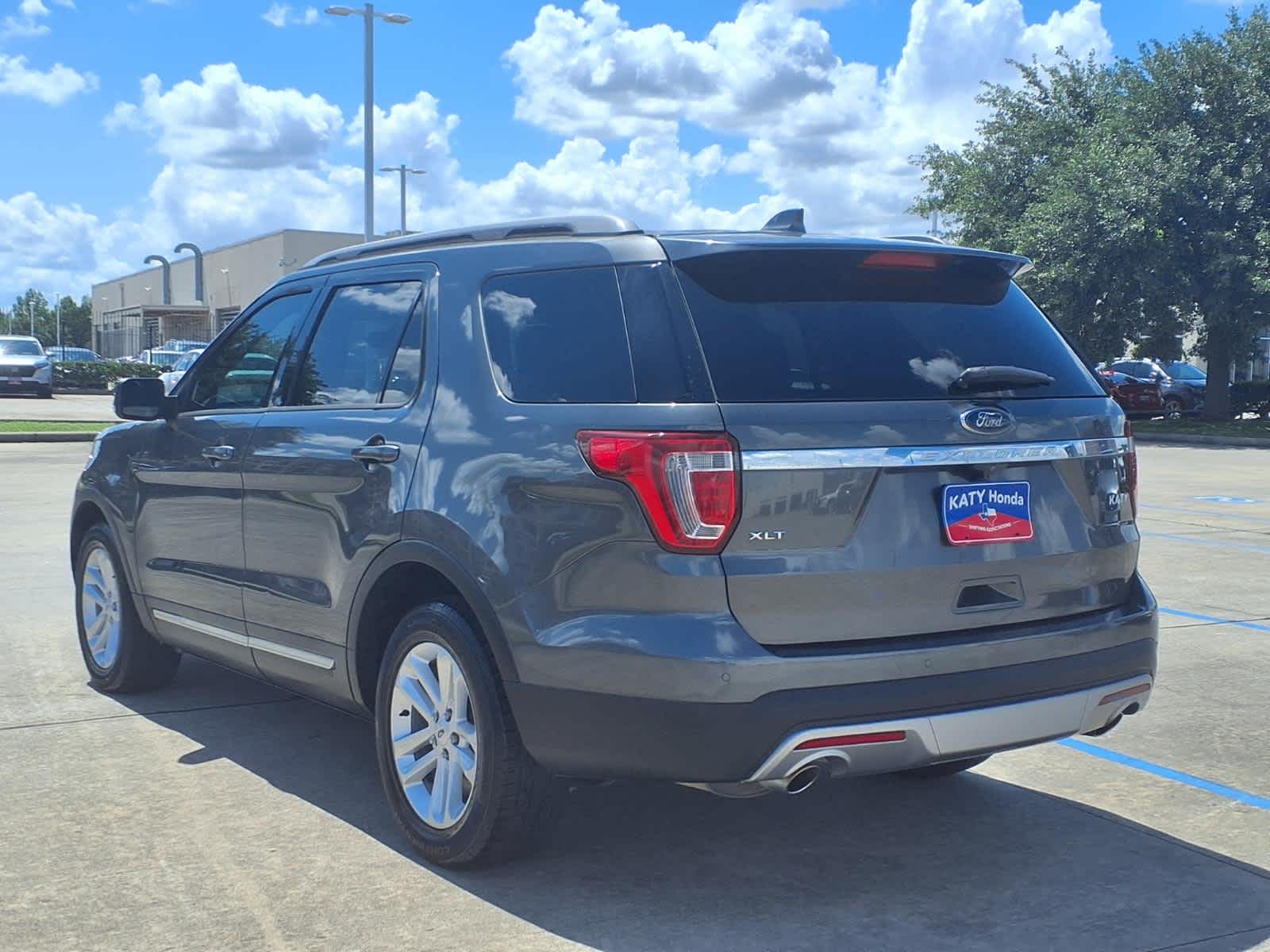 Thumbnail: 2017 Ford Explorer - 5