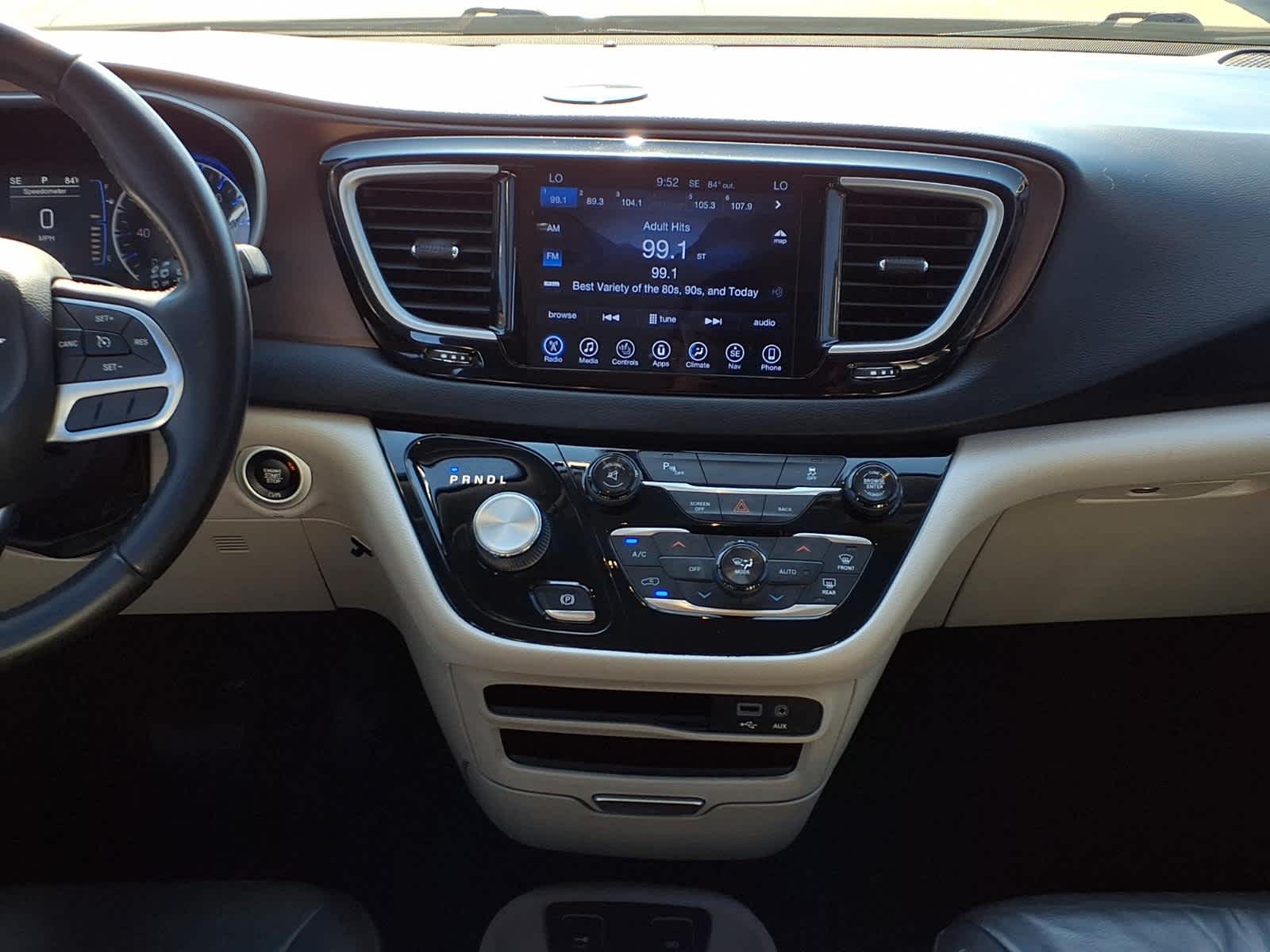 Thumbnail: 2017 Chrysler Pacifica - 17