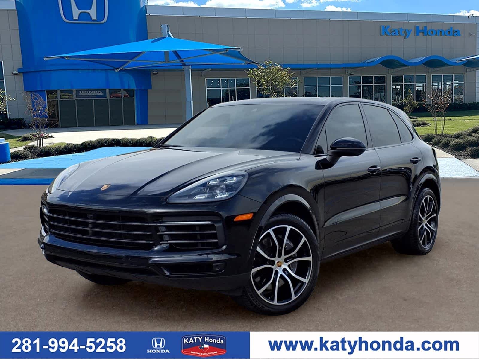 2022 Porsche Cayenne Platinum Edition's photo
