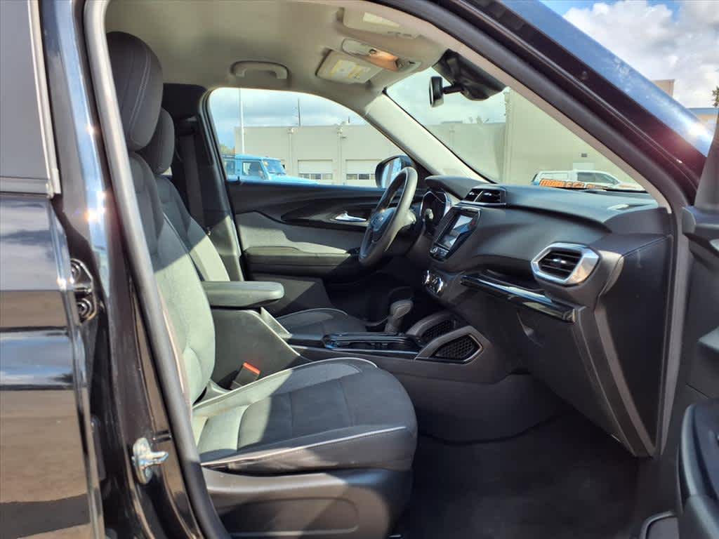 Thumbnail: 2023 Chevrolet TrailBlazer - 15