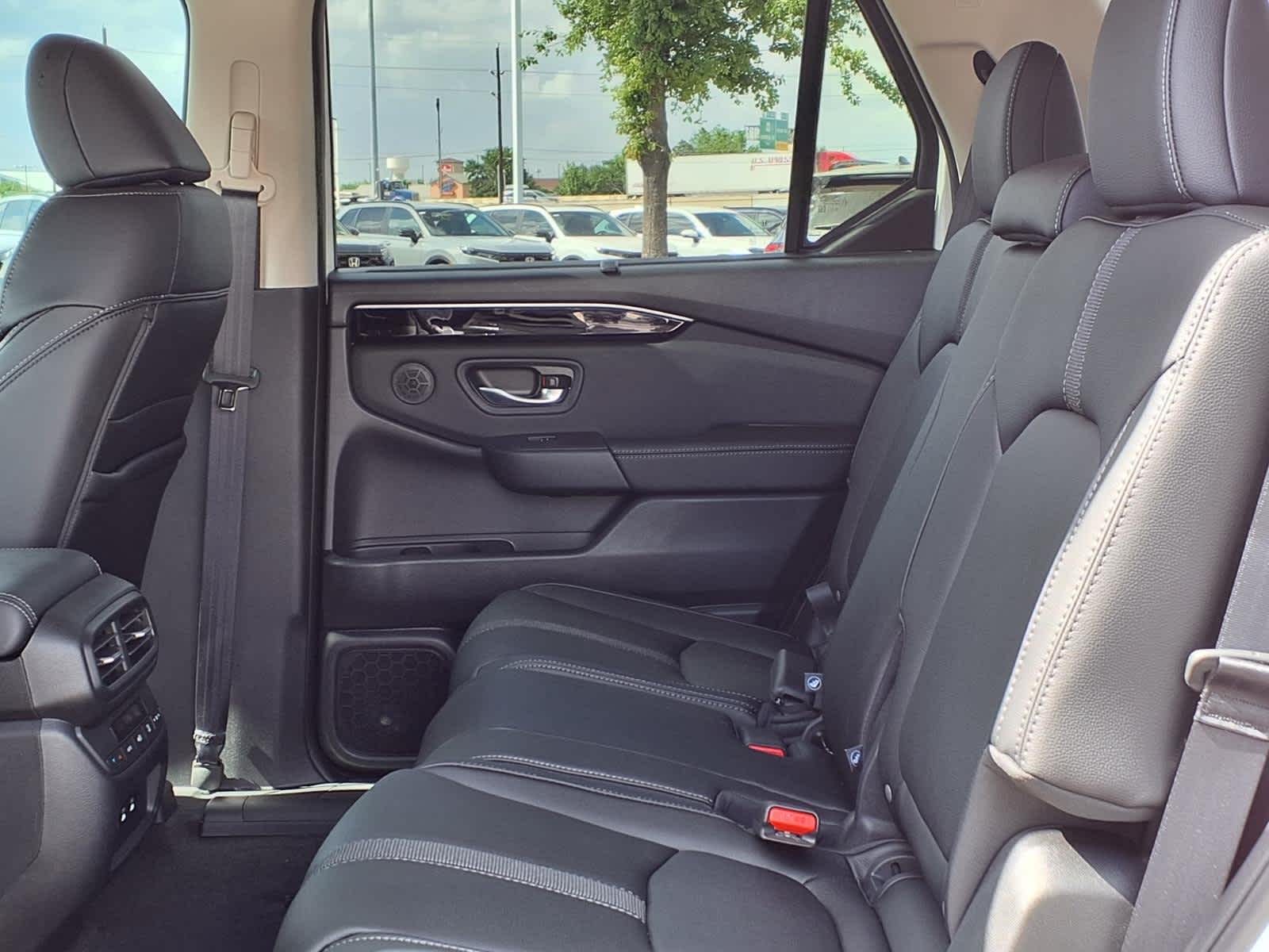 Thumbnail: 2026 Honda Pilot - 12