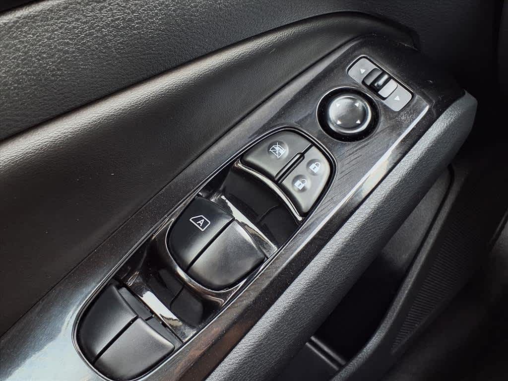 Thumbnail: 2023 Nissan Altima - 25