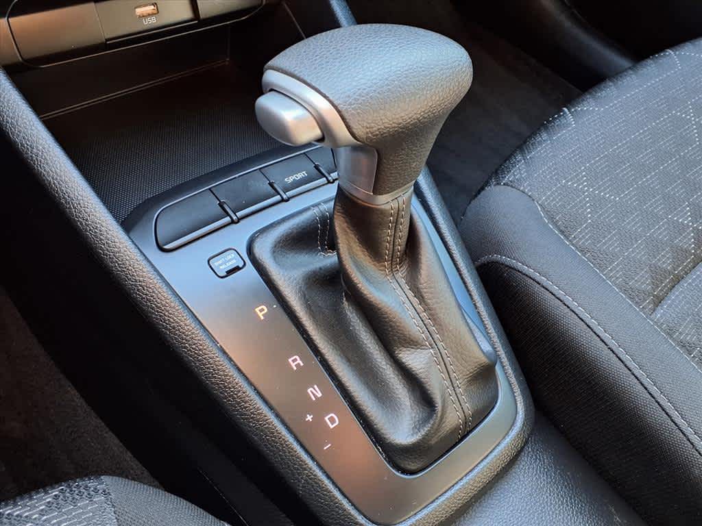 Thumbnail: 2023 Kia Rio - 22