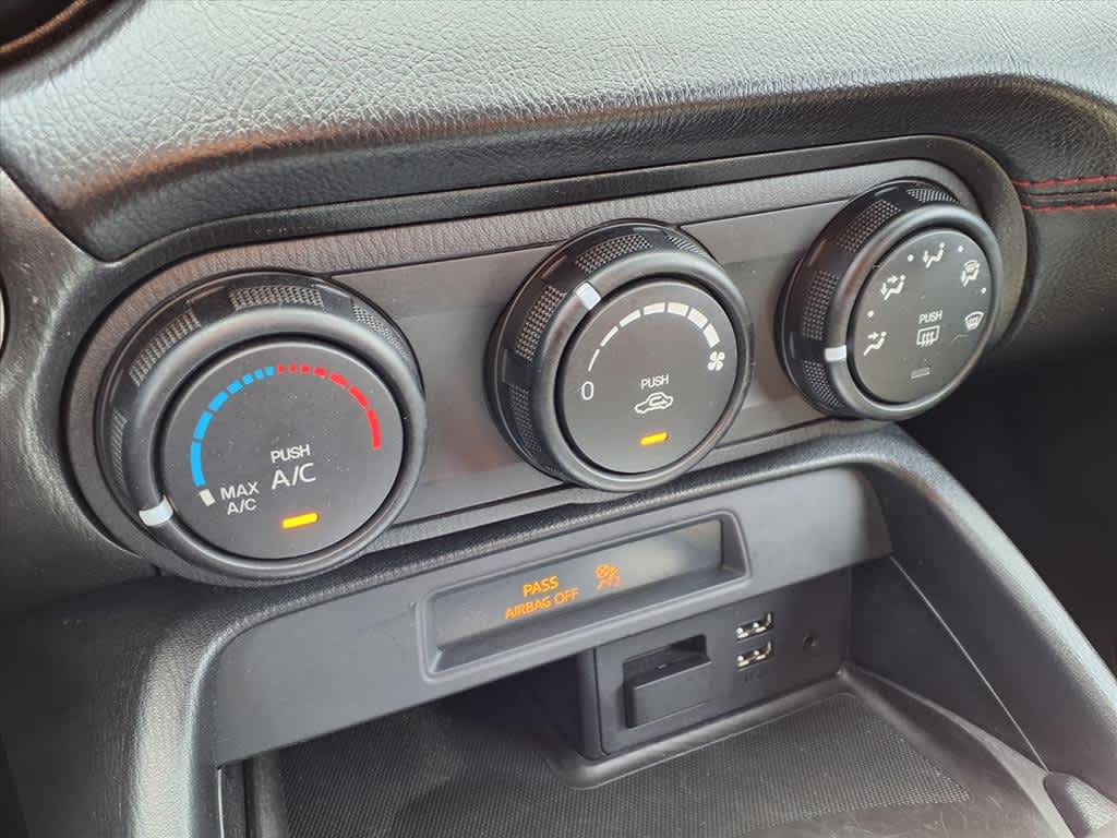 Thumbnail: 2016 Mazda MX-5 Miata - 15