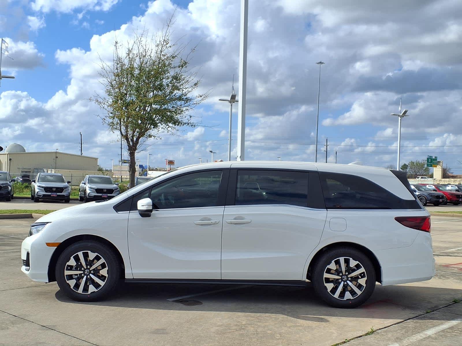 Thumbnail: 2026 Honda Odyssey - 4
