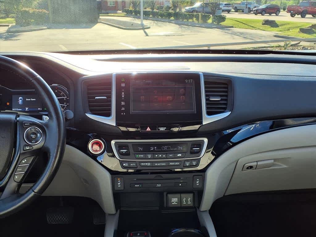 Thumbnail: 2016 Honda Pilot - 16