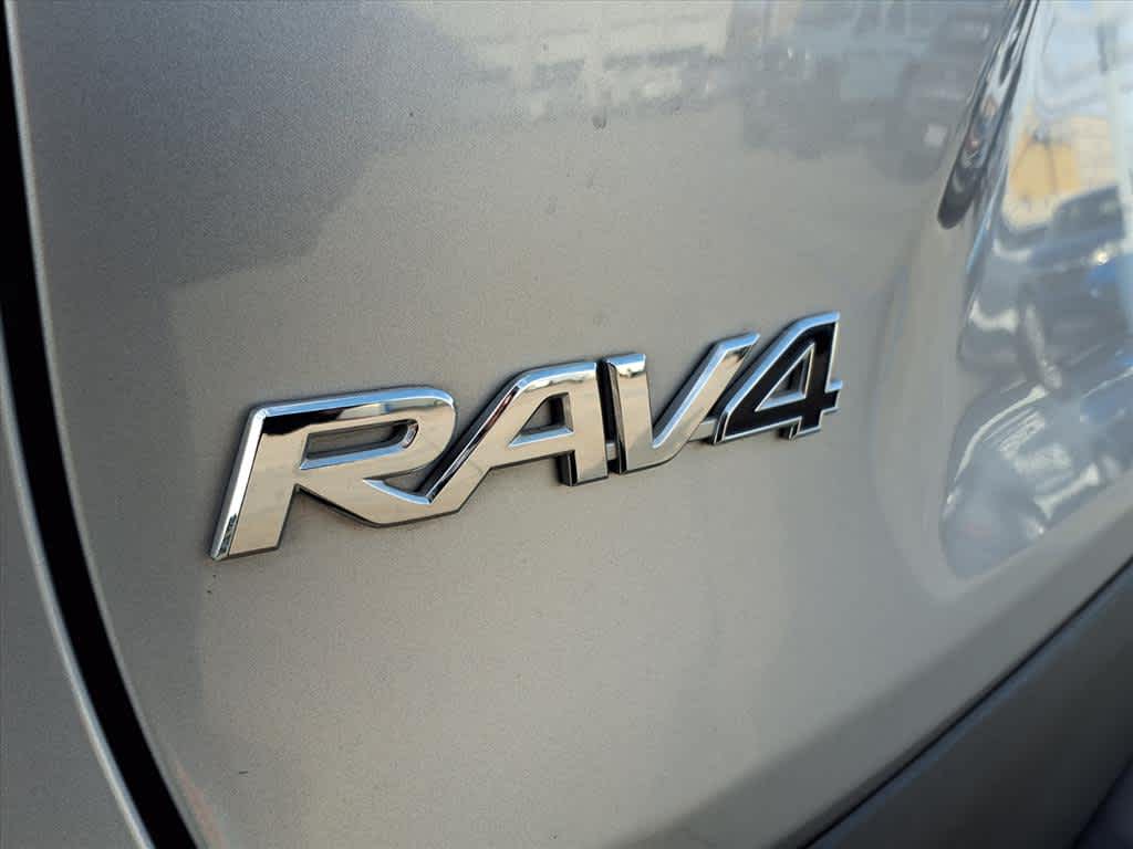 Thumbnail: 2022 Toyota RAV4 - 7