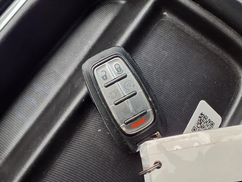 Thumbnail: 2018 Chrysler Pacifica - 20