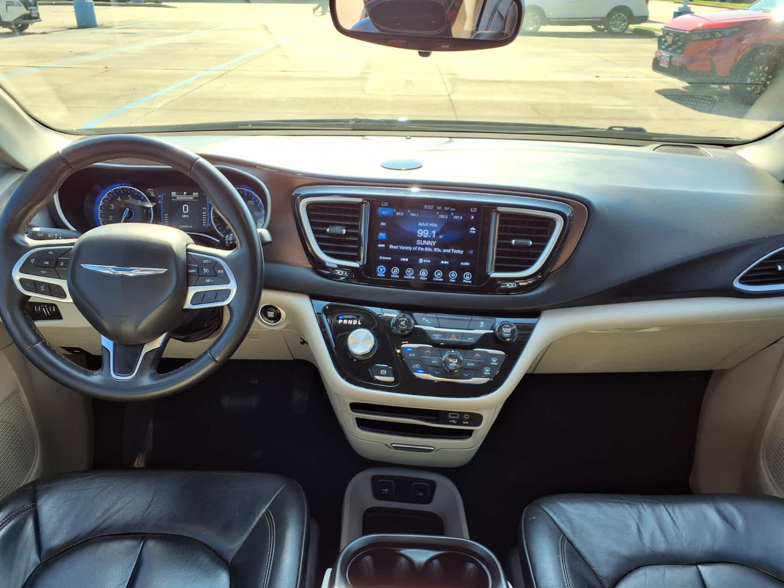 Thumbnail: 2017 Chrysler Pacifica - 10