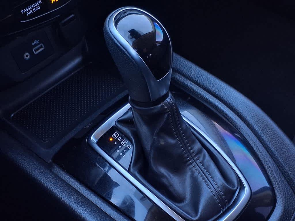 Thumbnail: 2021 Nissan Rogue Sport - 18