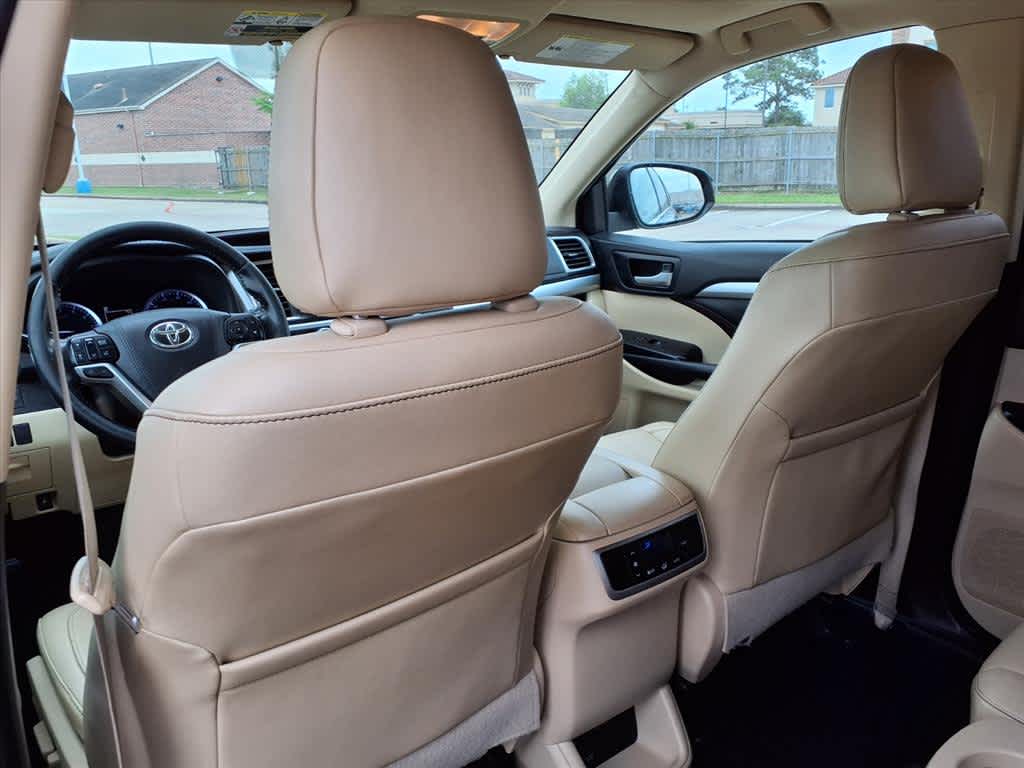 Thumbnail: 2019 Toyota Highlander - 10