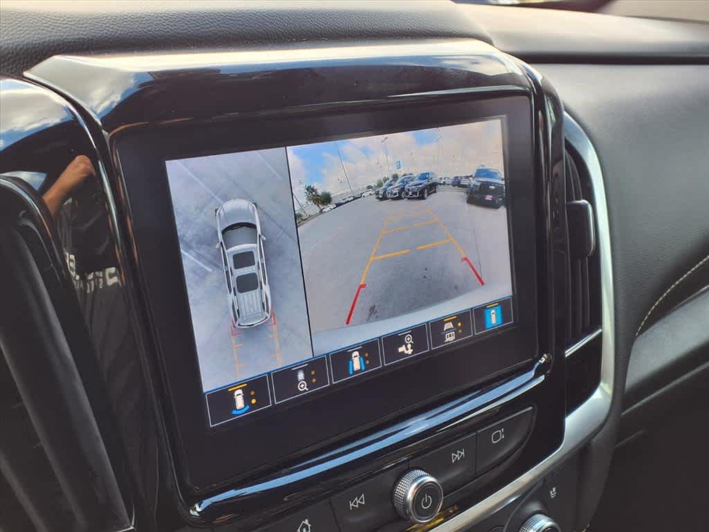 Thumbnail: 2022 Chevrolet Traverse - 18