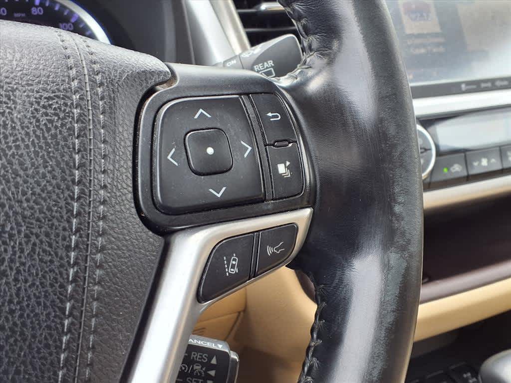 Thumbnail: 2019 Toyota Highlander - 22